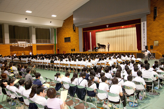 石川県加賀市立錦城中学校全体写真